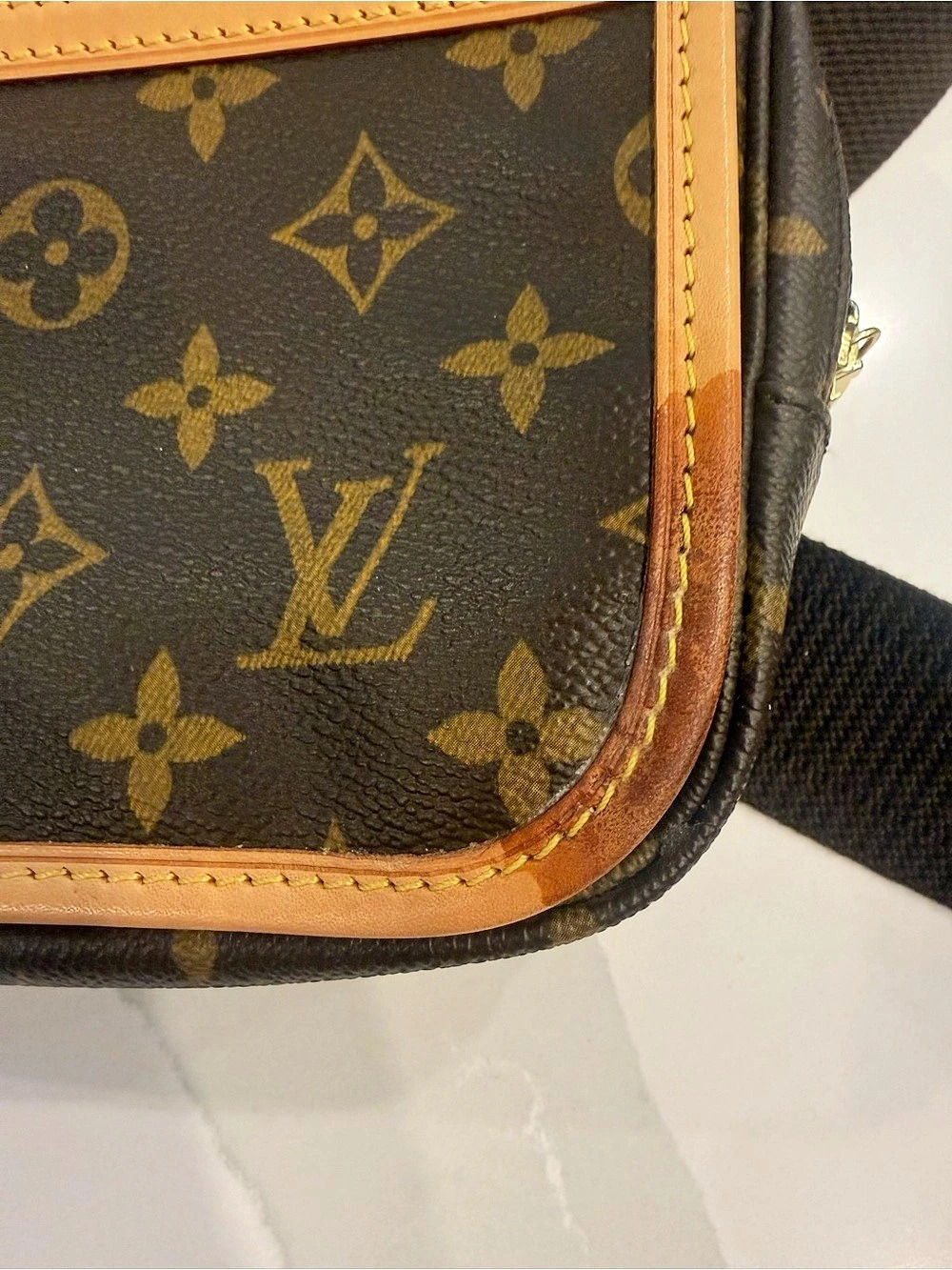 Louis Vuitton Bosphore Bum Bag, *AUTHENTIC* used with perfect interior! - Picture 2 of 6